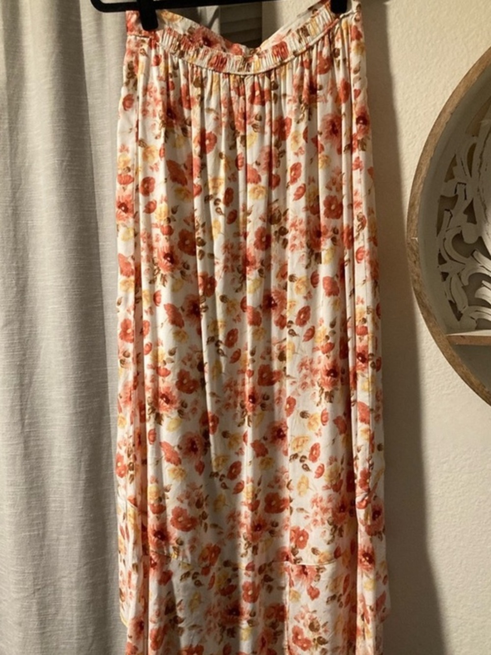Abercrombie & Fitch Floral Maxi Skirt in White and Coral - Picture 3 of 3